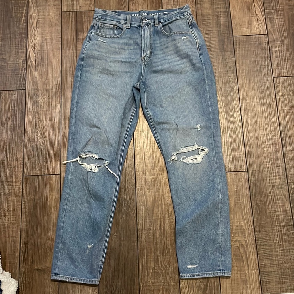 Straight leg distressed mom jeans